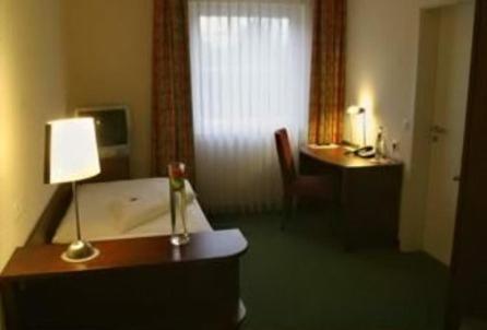 Hotel Auerhahn Pulheim Room photo